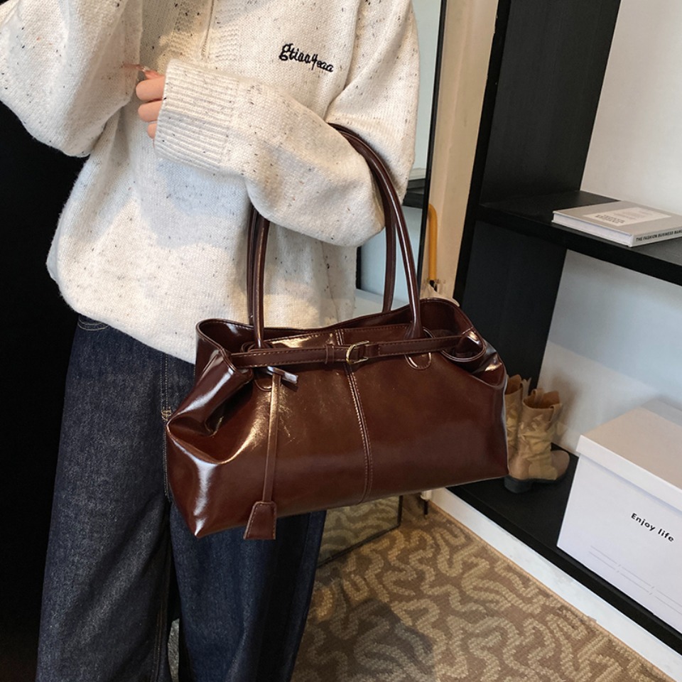 Zimowa torebka hobo z olejowan – Leatherwork Workshop recenzja i cena