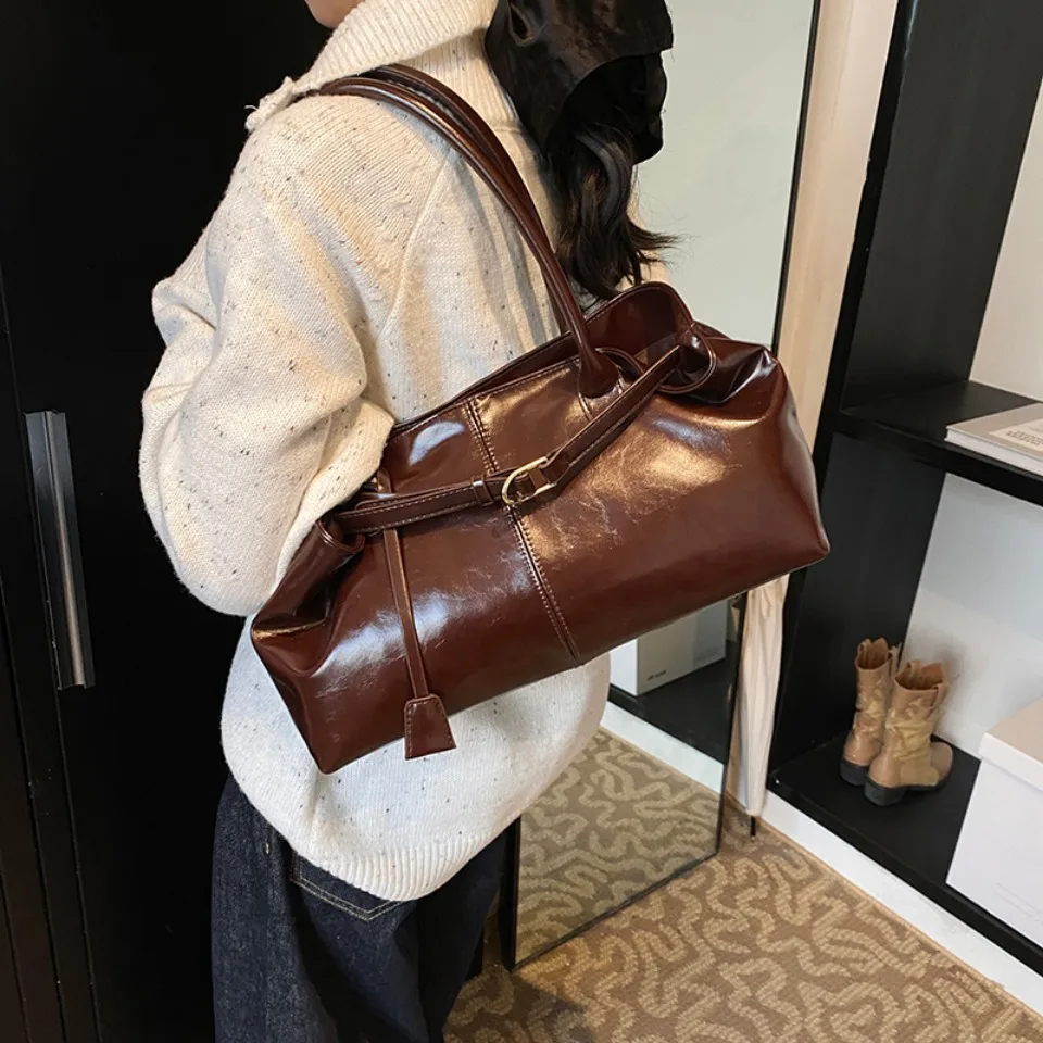 Zimowa torebka hobo z olejowan – Leatherwork Workshop recenzja i cena
